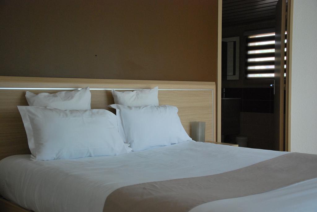 Hotel Le Barry, Toulouse Nord Gratentour الغرفة الصورة